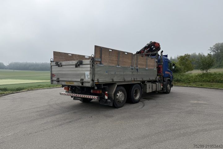 Grúa montada en camión Scania P124GB 6x2*4 PK 27000D / Swiss-Vehicle