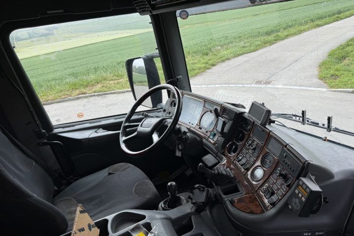 Grúa montada en camión Scania P124GB 6x2*4 PK 27000D / Swiss-Vehicle