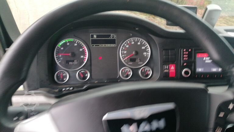 Traktor MAN TGX 18.480 4x2 BLS WITH TIPPER HYDRAULIC AND GOOD TIRES