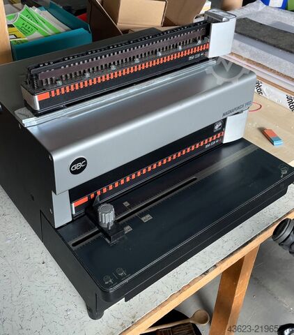 Stanzmaschine für Kalender GBC Magnapunch Pro