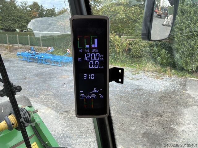  John Deere T560i