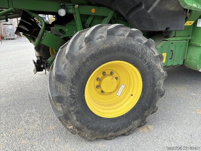  John Deere T560i