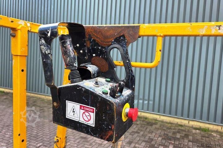 Ascensore a forbice Haulotte Compact 10N Electric, 10m Working Height, 230kg Ca