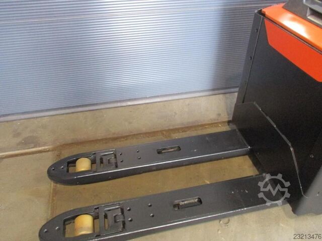 2020 TOYOTA LPE200 - 2452 TOYOTA LPE200