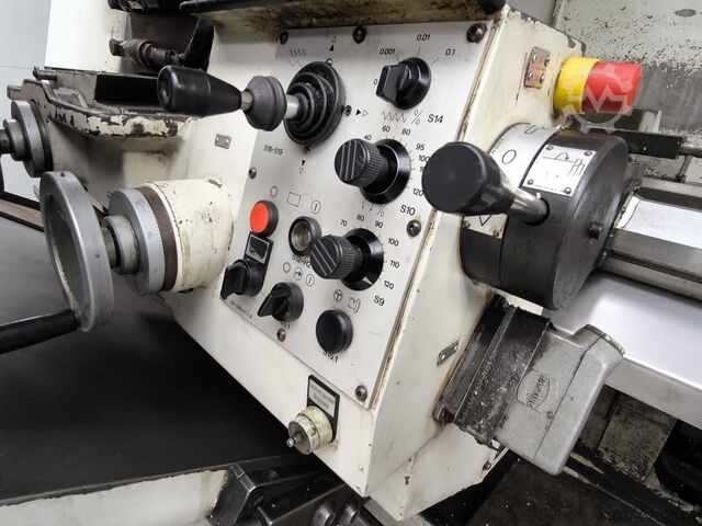 Cycle-controlled lathe WEILER E90 x 6000