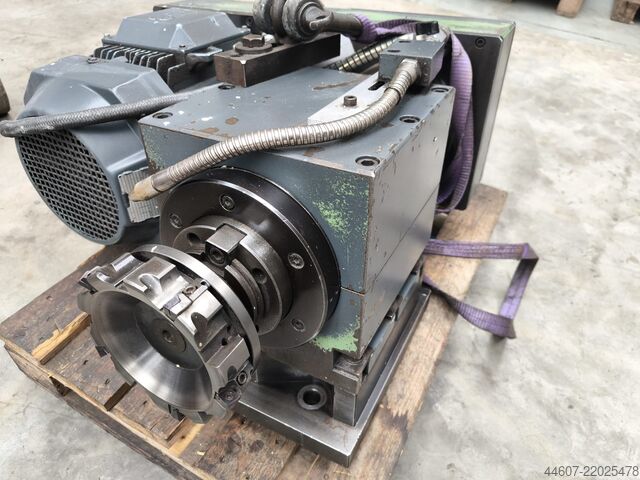 Cycle-controlled lathe WEILER E90 x 6000