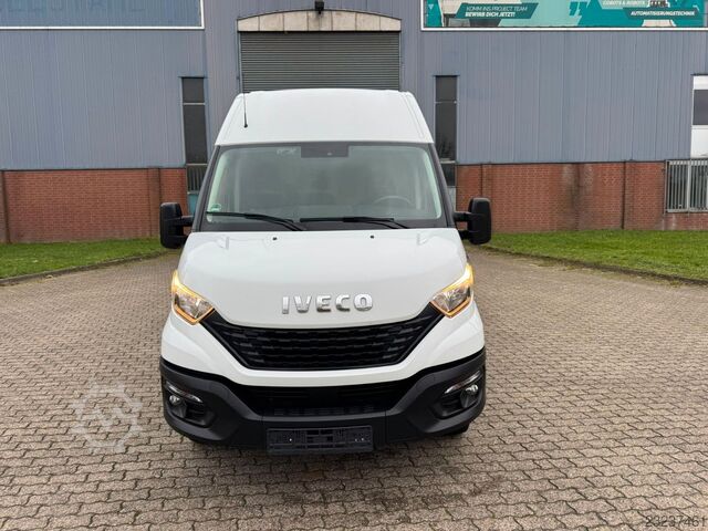 Dubă cu acoperiș înalt IVECO Daily 50C18 Kastenwagen *Navi*Ahk**