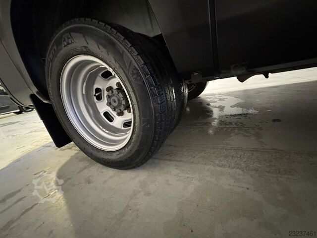 Dubă cu acoperiș înalt IVECO Daily 50C18 Kastenwagen *Navi*Ahk**