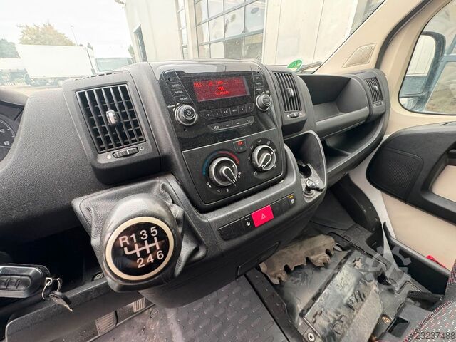 Vrachtwagen met bakwagen PEUGEOT Boxer Koffer ** Motorschade **FESTPREIS
