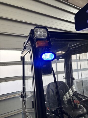 Electric - 4 wheels Doosan B25X-7