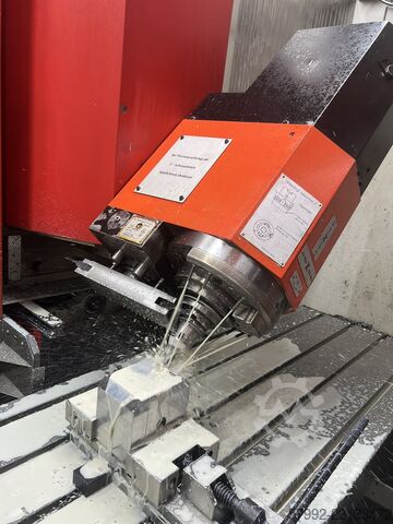 Universal-Bearbeitungszentrum Matec 30HV