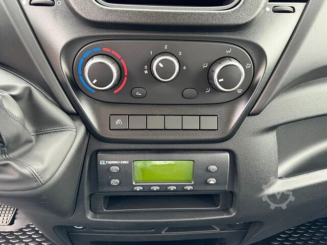 Gekoelde koffer Iveco Daily 50C15 Refrigerated Truck (2 units)