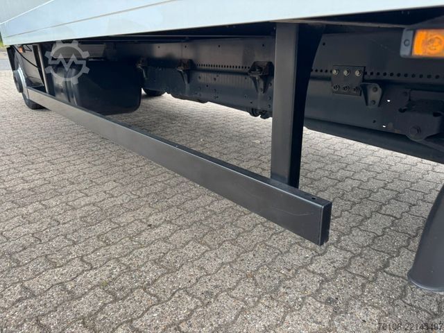Dobozos furgon IVECO Daily 72C18 Hi Matic Koffer mit Ladebordwand