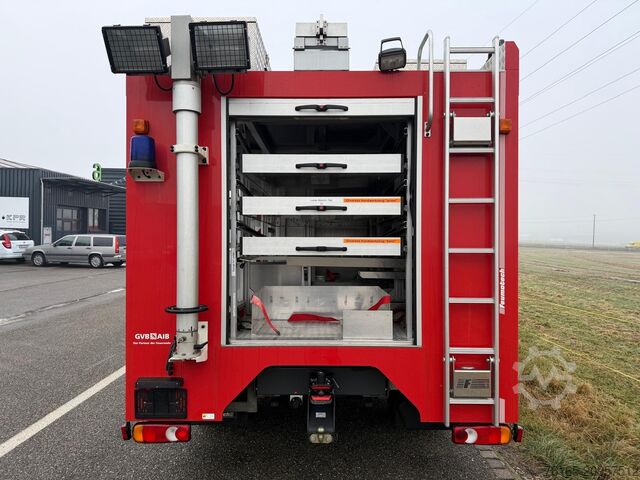 Vrachtwagen met bakwagen Renault Midlum 220.10