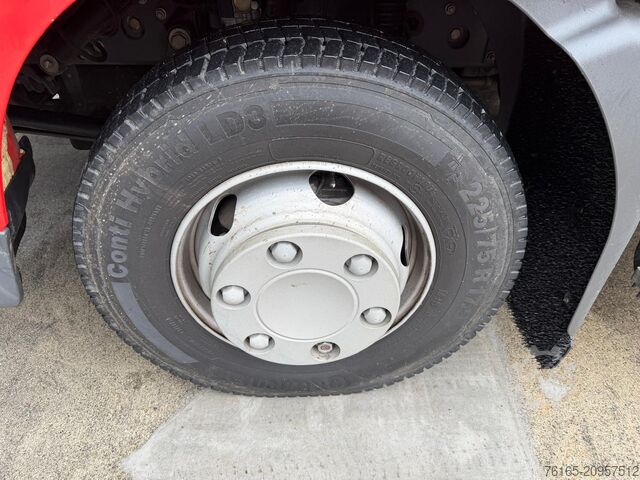 Vrachtwagen met bakwagen Renault Midlum 220.10