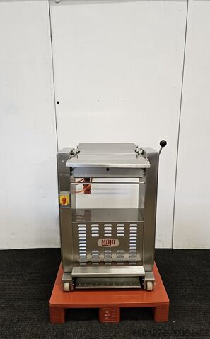 Et işleme makinesi MAJA ontvliesmachine EVM 437