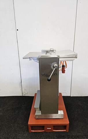Et işleme makinesi MAJA ontvliesmachine EVM 437