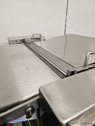 Et işleme makinesi MAJA ontvliesmachine EVM 437