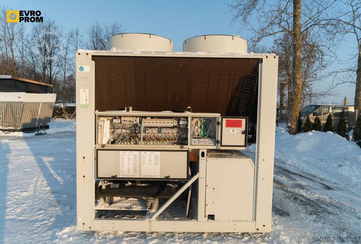 Hűtő/hőszivattyú Used Aircooled chiller CARRIER 30RQ0522 0157 PEE 465 kW/560 kW