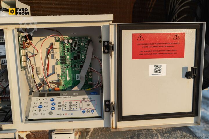 Hűtő/hőszivattyú Used Aircooled chiller CARRIER 30RQ0522 0157 PEE 465 kW/560 kW