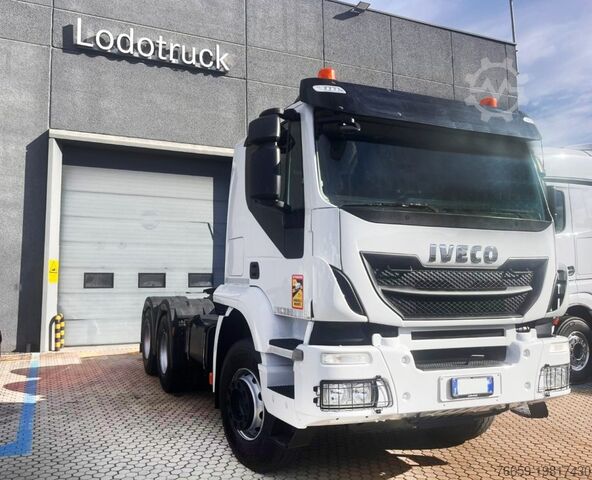 Standart çekici ünitesi IVECO Trakker 500