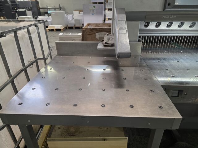 Paper cutting machine Polar 92 XT