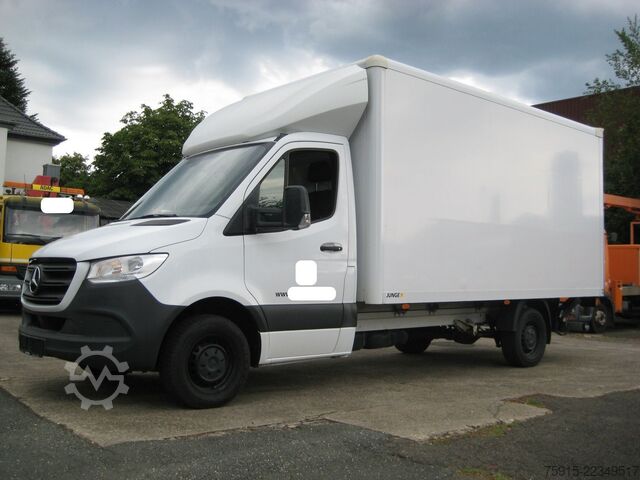 Vrachtwagen met bakwagen MERCEDES-BENZ 317 CDI Sprinter mit 4,40m-Koffer+LBW *TÜV 2028*