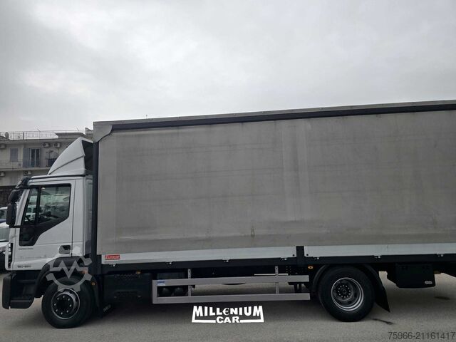 Camión plataforma con toldo IVECO EUROCARGO 160E25 2018 CENTINATO 7,20