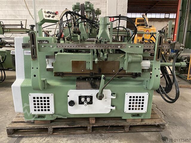 OMA \ 60 \ A Automatisk trædrejebænk med lader, maksimal emnelængde 600 mm. OMA OMA \ 60 \ A