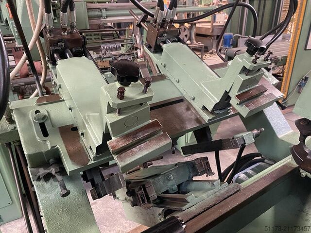 OMA \ 60 \ A Automatisk trædrejebænk med lader, maksimal emnelængde 600 mm. OMA OMA \ 60 \ A