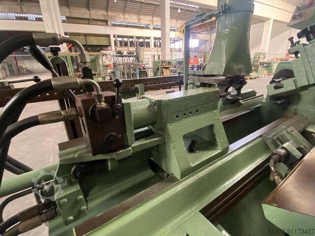 OMA \ 60 \ A Automatisk trædrejebænk med lader, maksimal emnelængde 600 mm. OMA OMA \ 60 \ A