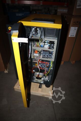 Compresor cu șurub de 7,5 kW cu uscător Kaeser SM 13 T