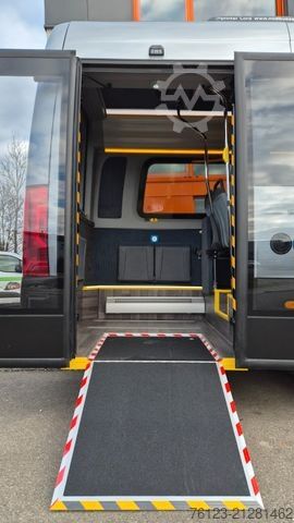 Minibus MERCEDES-BENZ Sprinter 517 Heckniederflur Vorlauffahrzeug
