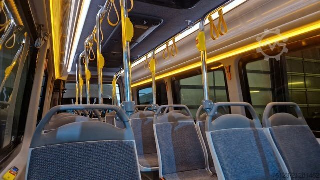 Minibus MERCEDES-BENZ Sprinter 517 Heckniederflur Vorlauffahrzeug