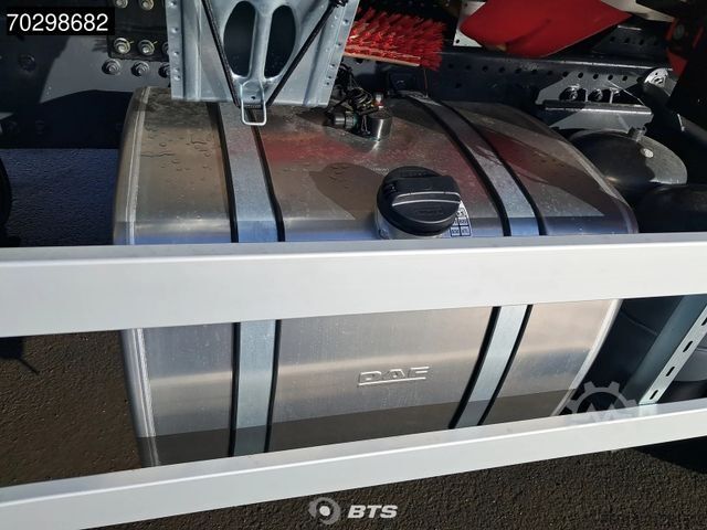Kamion za odvoz smeća DAF XD 340 6X2 FAN Day Cab - Olympus Hecklader 21W -