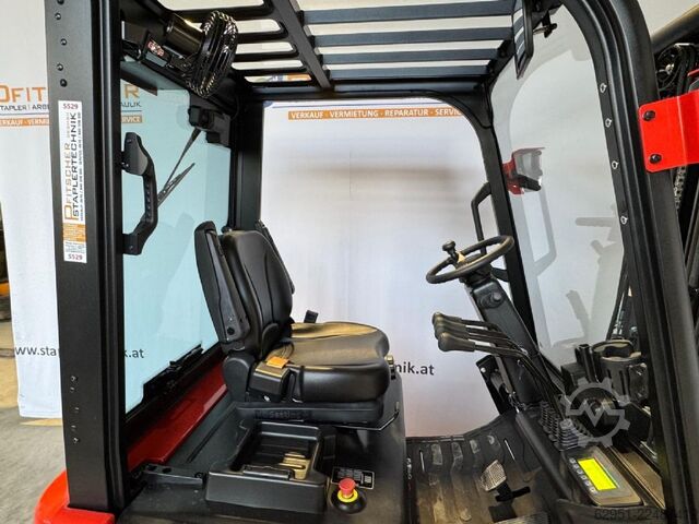 Electric 4-wheel forklift EP EFL 181