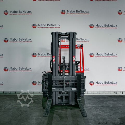 Četvorostruki viljuškar Combilift CB25E