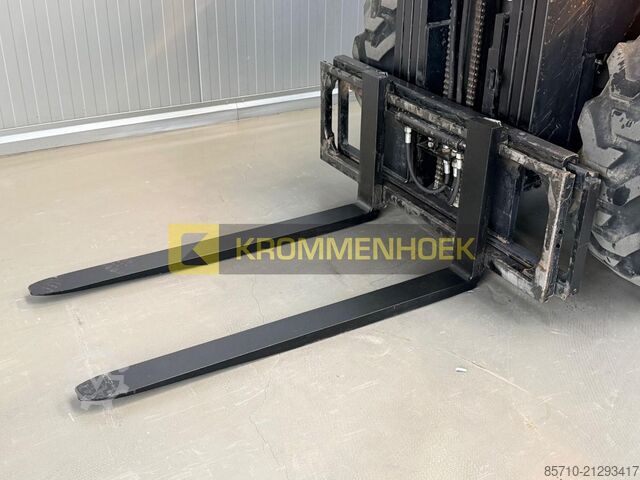 Rough terrain forklift Manitou MC 25-4