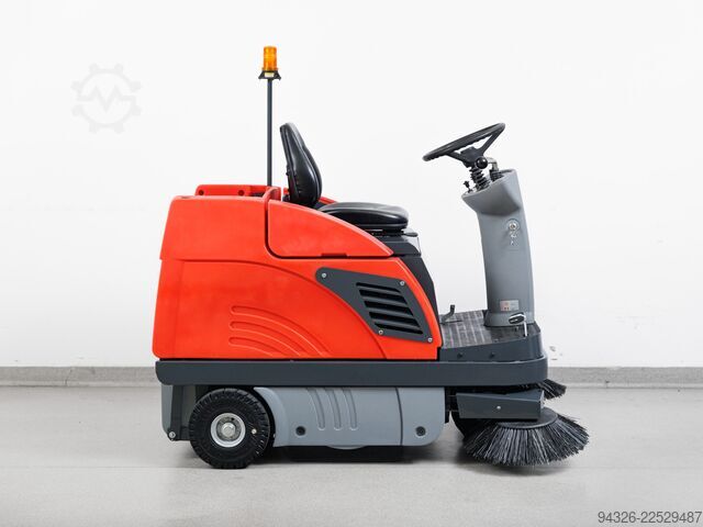 ZAMIATARKA HAKO JONAS 980 V BENZYNA Hako Jonas 980 V Benzin - 425h - 7200m²/h
