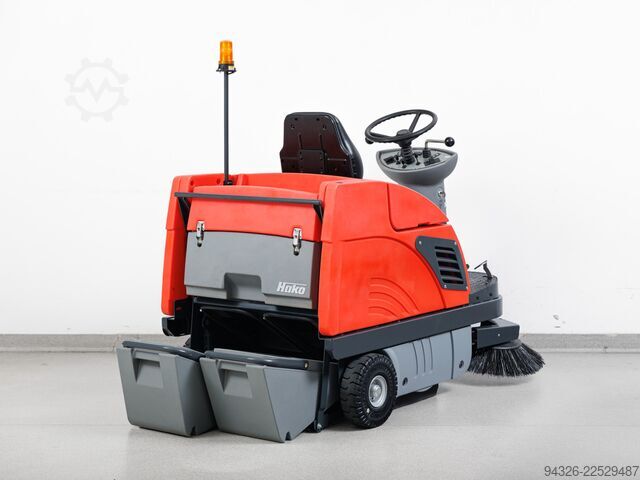 ZAMIATARKA HAKO JONAS 980 V BENZYNA Hako Jonas 980 V Benzin - 425h - 7200m²/h