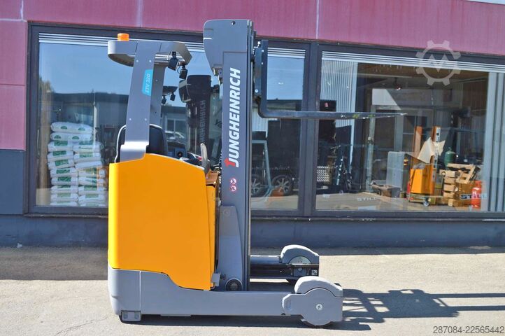 Wózek reach truck Jungheinrich ETV 320