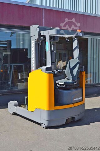 Wózek reach truck Jungheinrich ETV 320