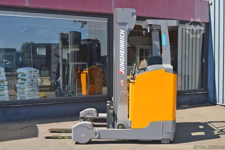 Wózek reach truck Jungheinrich ETV 320