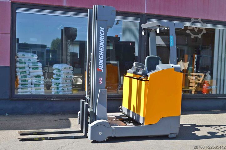 Wózek reach truck Jungheinrich ETV 320
