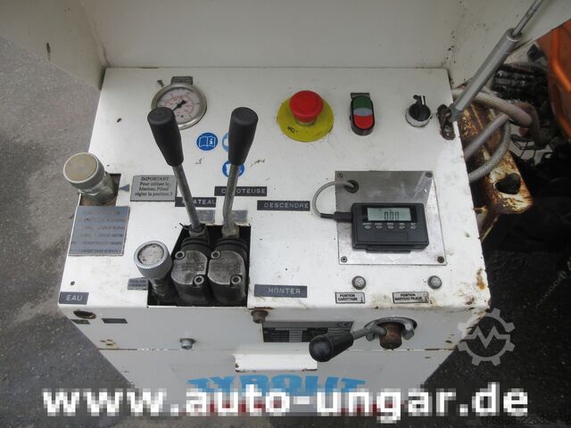Véhicule municipal à usage spécial Ausa M200H 4x2x4 Baujahr 2015 Tyrolit Bohrer