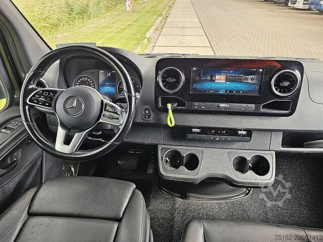 Kombi z wysokim dachem MERCEDES-BENZ SPRINTER 319 L3H2 Maxi LED Mbux10