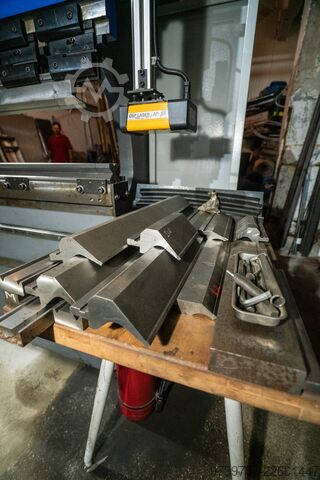 Hüttmann Werkzeugmaschinen GmbH Hüttmann Werkzeugmaschinen GmbH Hüttmann Werkzeugmaschinen GmbH