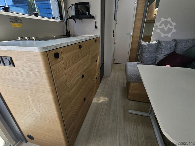 Lakókocsi ADRIA Adora 673 PK Backofen