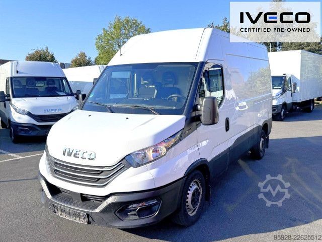 Dobozos furgon IVECO 35S12 V