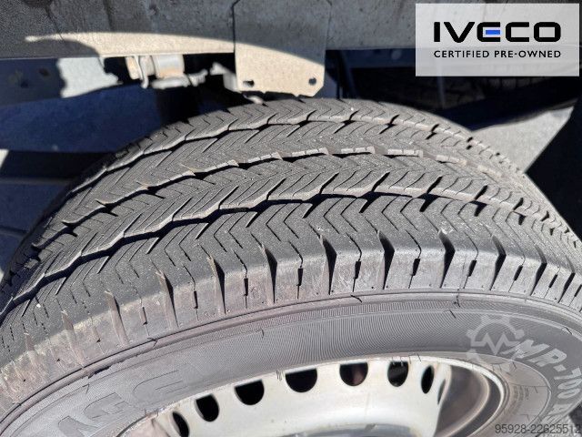 Dobozos furgon IVECO 35S12 V